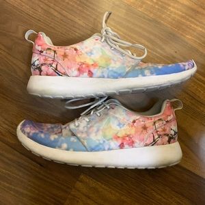 Nike Roche Cherry Blossom Sneakers